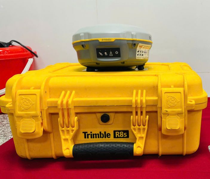 Máy định vị vệ tinh 2 tần số TRIMBLE R8S